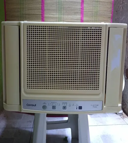 AR CONDICIONADO DE JANELA 7.500 BTUS