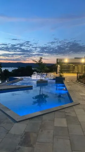 Casa de 3 Dormitórios no CONDOMÍNIO VILLAGIO JAGUARA, em Sacramento - MG