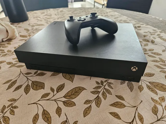 Videogame Xbox one X preto