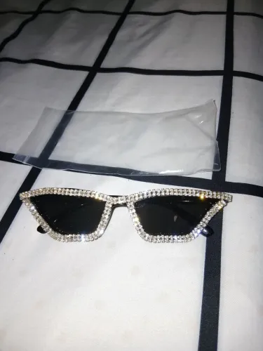 Oculos fashion de strass 50 reais