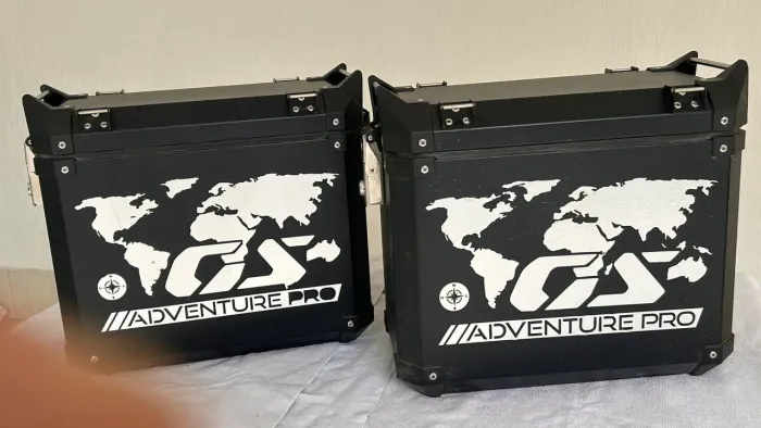 Malas laterais. baús. alforje. pretos BMW R 1300 GS 2024/2025