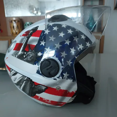 Capacete tamanho 56
