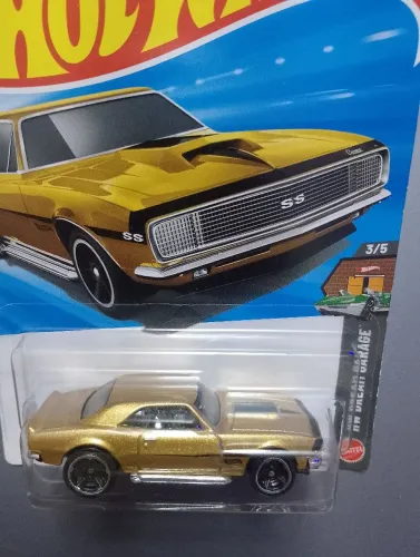 Miniatura HOT WHEELS CAMARO 67 - Escala 1:64