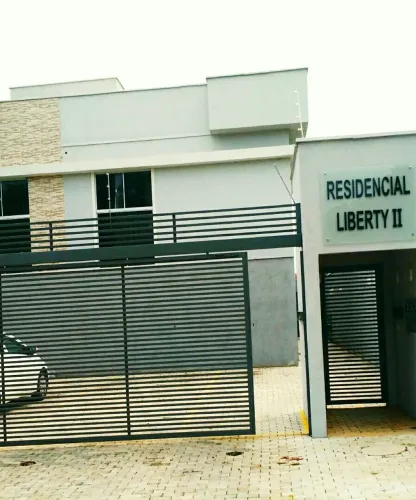 1 Casa em condomínio com 4 na 505 sul