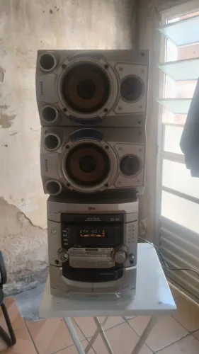 Micro system LG modelo LM-M533A