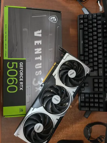 (Nao troco) 5060 8GB msi com 3 fans