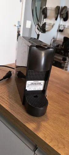 Cafeteira Nespresso Essenza mini