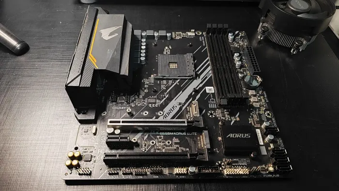 Placa Mãe AMD4 B550M Aorus Elite