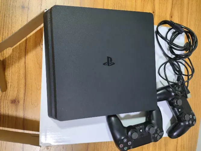 Playstation 4 Slim / 1 TB /Mídia Física / 2 Manates Originais / C Caixa / Excelente estad