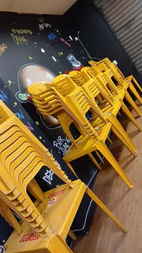 Oportunidade pra montar o seu bar.