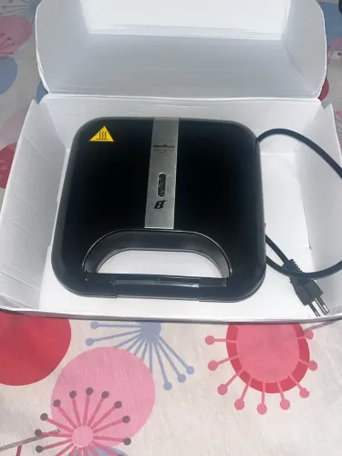 Sanduícheira da Britânia 119 volts