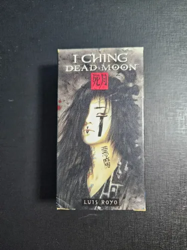 Raro Tarot Oráculo I Ching Dead Moon por Luis Royo