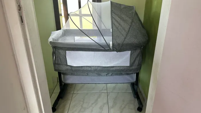 Berço Portátil Moises Co-bed Com Balanço Mosquiteiro e Cesto Regulagem de Altura