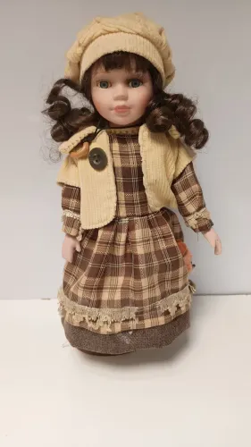 Antiga boneca de porcelana 31 cm