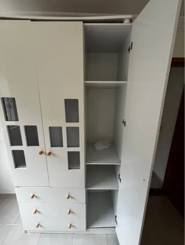 Roupeiro de solteiro e cama infantil conjunto