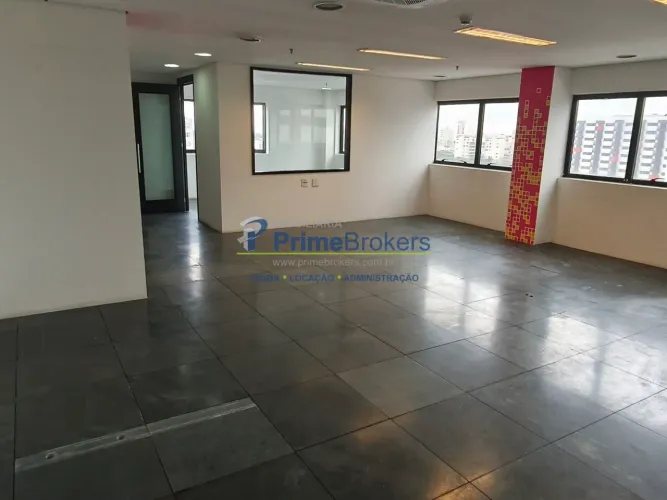 Sala Comercial de 80 m² com 2 vagas Próxima ao Metrô São Judas SP