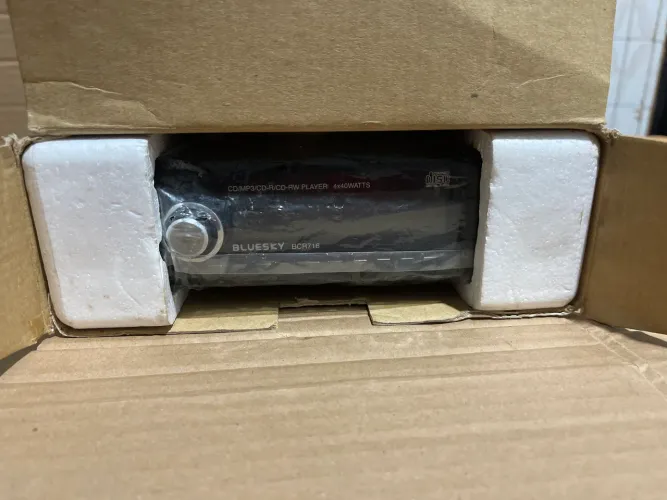 Auto-Rádio Bluesky BCA716 na caixa ( Usado / Funcionando )
