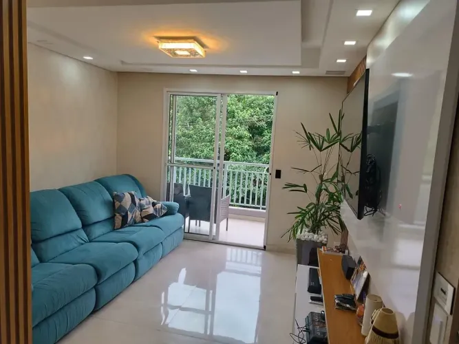Vendo casa planejada de 3 dorms em condomínio em Suzano