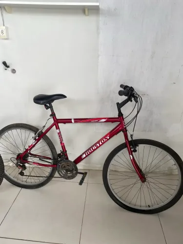 Bicicleta houston vermelha de marcha