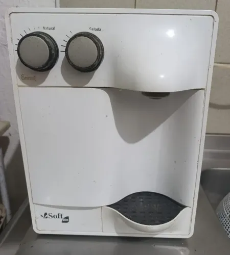 Filtro/purificador de água natural e gelado