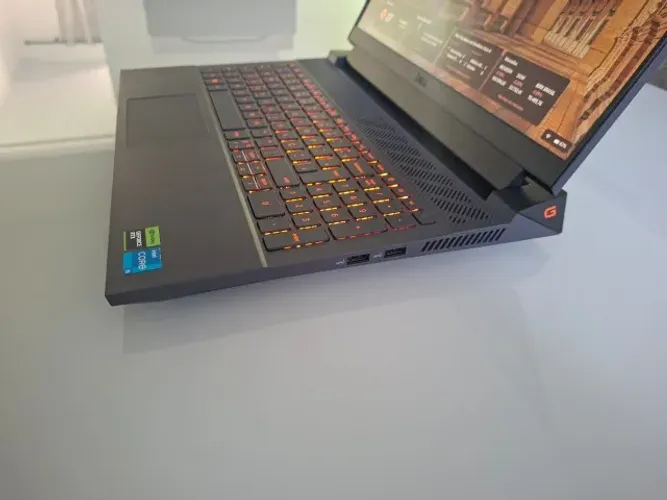 Notebook Dell G15 5530 i5, RTX 3050, RAM 16GB, SSD 512GB + Mochila Dell Gaming Backpack 17