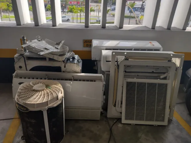 Lote ar condicionado perfeito estado - 7.000,00