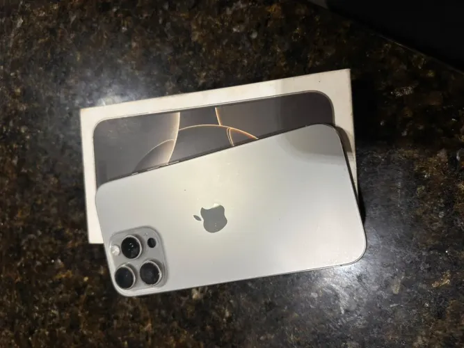 iPhone 16 Pro Max - 94% de bateria - Com caixa - Excelente estado