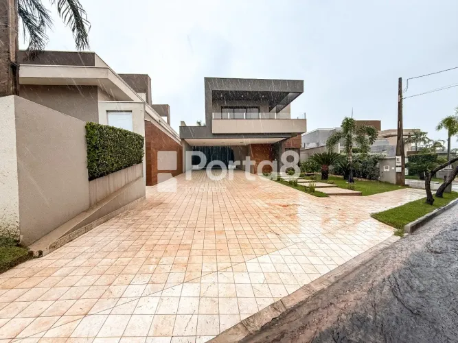 Condomínio 3 Suítes 249m² Residencial Gaivota I com Piscina e 4 Vagas