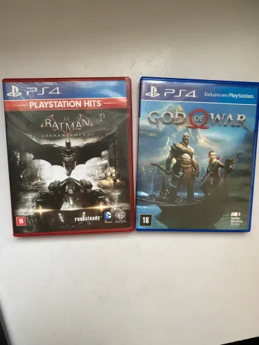 Jogos PS4 - God of War e Batman Arkham Knight