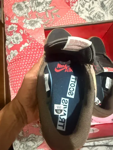 Tênis Air Jordan 1 Low Retrô - Travis Scott