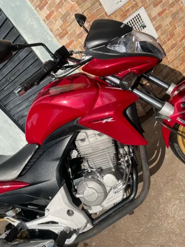 CB 300