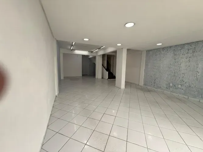 LOCAÇÃO - Sala Comercial em frente ao Colégio Henrique Fontes