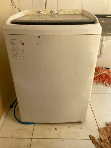 Máquina de lavar com defeito