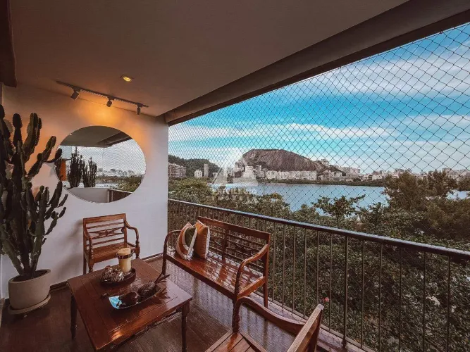2 Quartos, Suíte, Varanda, Vaga e Vista Magnifica para Lagoa Rodrigo de Freitas!