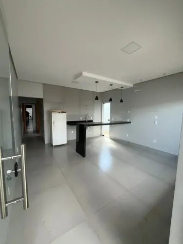 CASA PARA LOCAÇÃO 606 NORTE