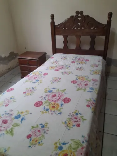 Cama solteiro + Criado-mudo