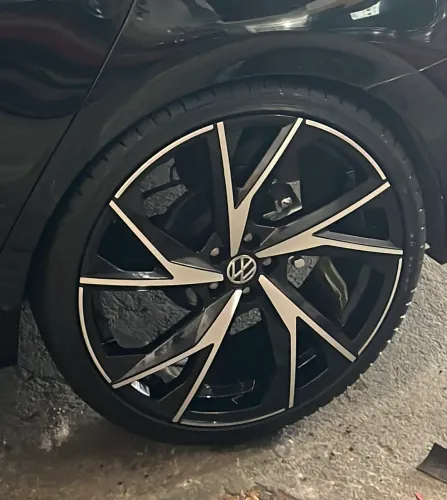 Rodas importadas aro 20 , com 4 pneus .