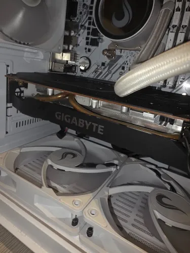 RX 5600xt GIGABYTE