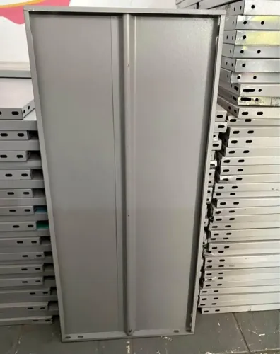 Prateleiras usadas reforçadas