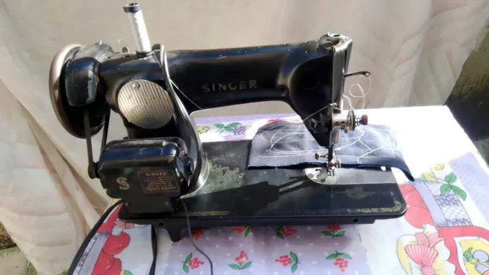 Máquina de costura Singer