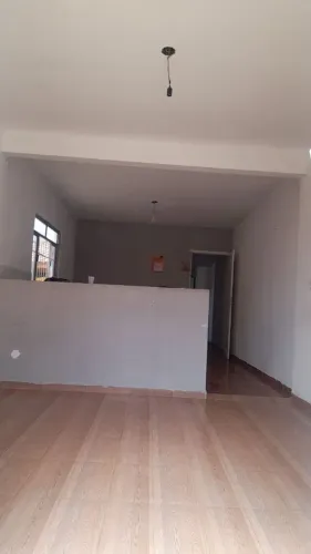 Casa com 2 Dormitórios, 1 Suíte, em Jardim Yone por R$ 320.000. Imóvel Residencial em Ferr
