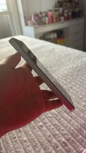 Celular semi novo