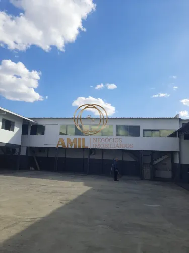 RA AMIL IMOBILIÁRIA ALUGA Excelente Galpão com 6 Salas / 3 Banheiros sendo 1 Suíte / Altos