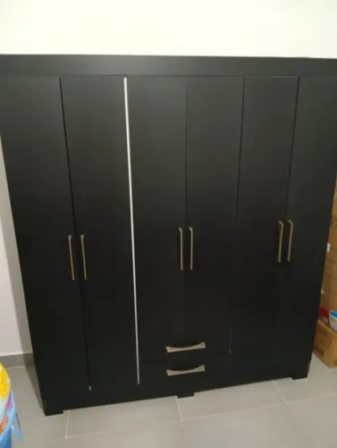 Vende-se um guarda roupa de casal