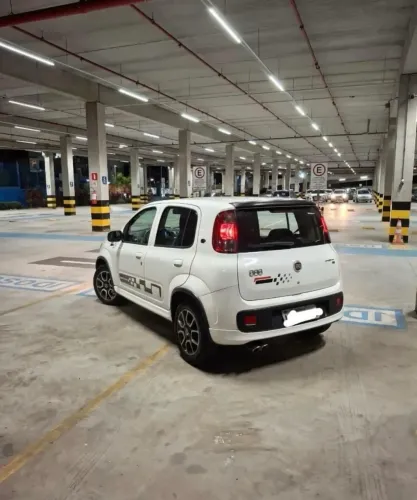 Fiat Uno Sporting 1.4 EVO Fire Flex 8V 4P 2012