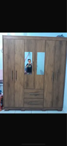 Guarda roupa em bom estado
