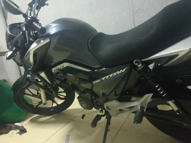 Vendo a moto Titan Honda 160 2023