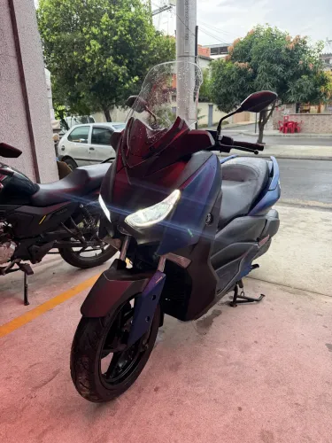 XMAX 21