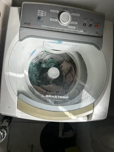 Máquina de lavar roupa Brastemp 9 KG usada 