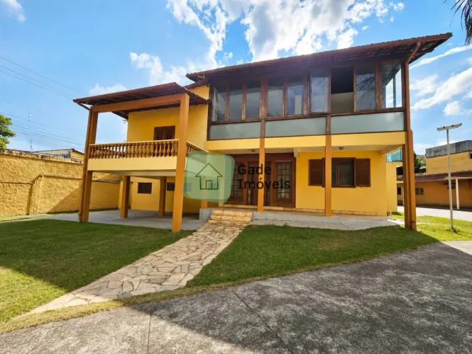 Linda Casa com área de 840m² no bairro Palmeiras